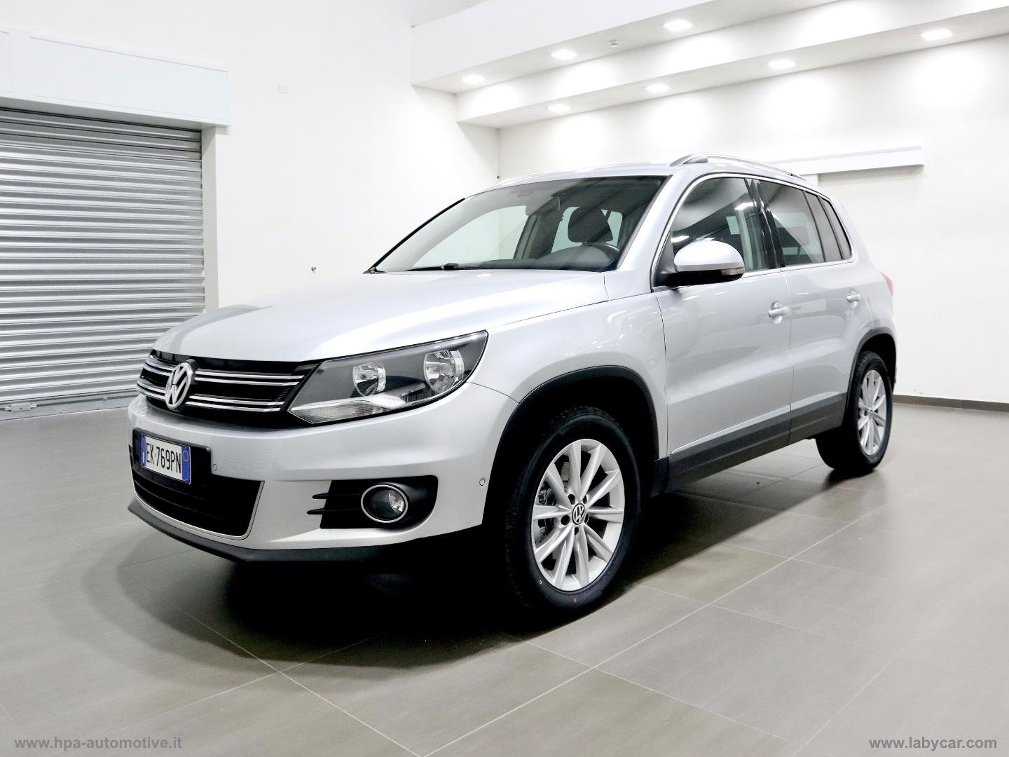 VOLKSWAGEN Tiguan