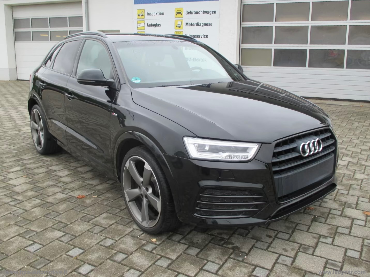 AUDI Q3