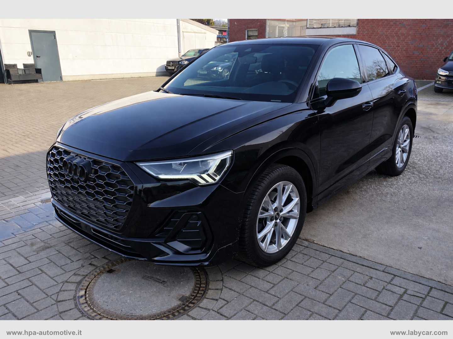 Q3 SPORTBACK 2.0TDI S-line NAVI FULL LED RETROCAMERA 360                          
