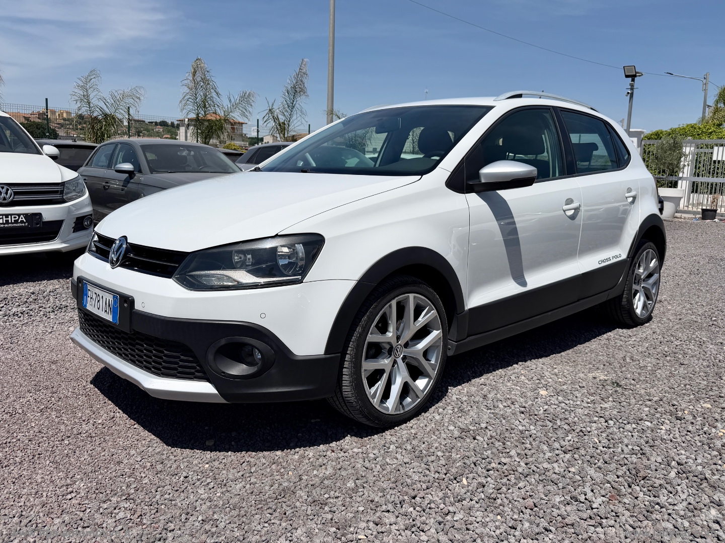 VOLKSWAGEN Polo