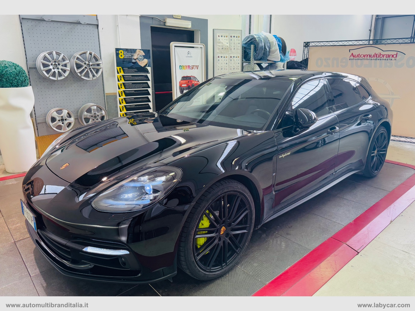 PORSCHE