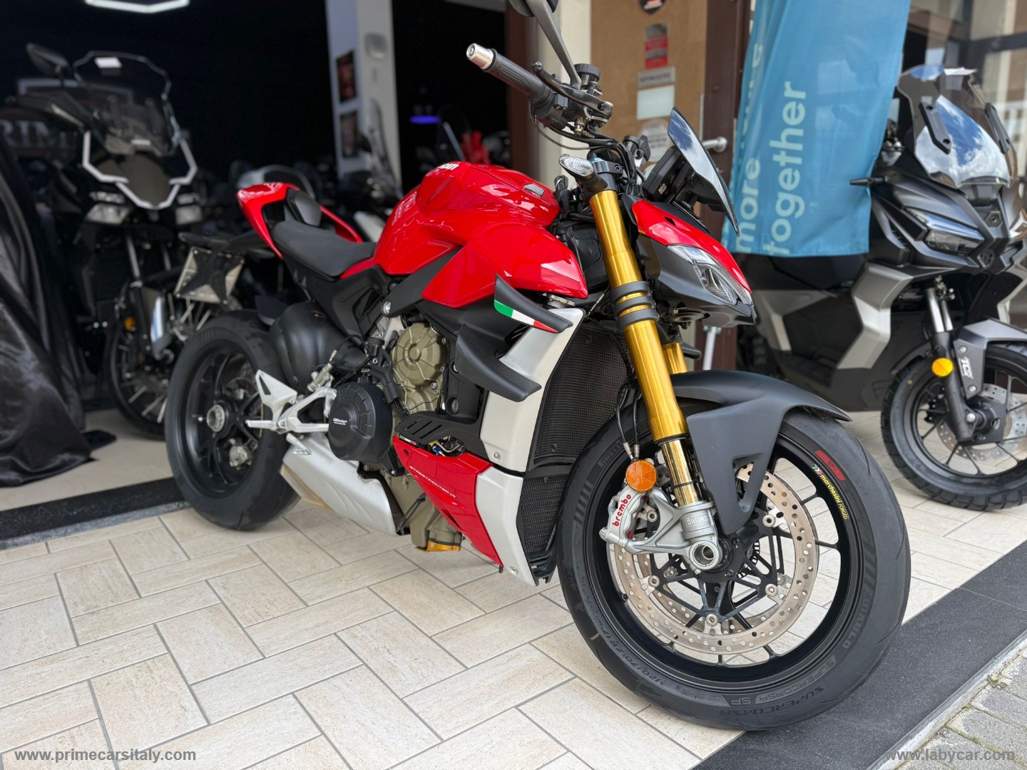 DUCATI streetfighter V4 S