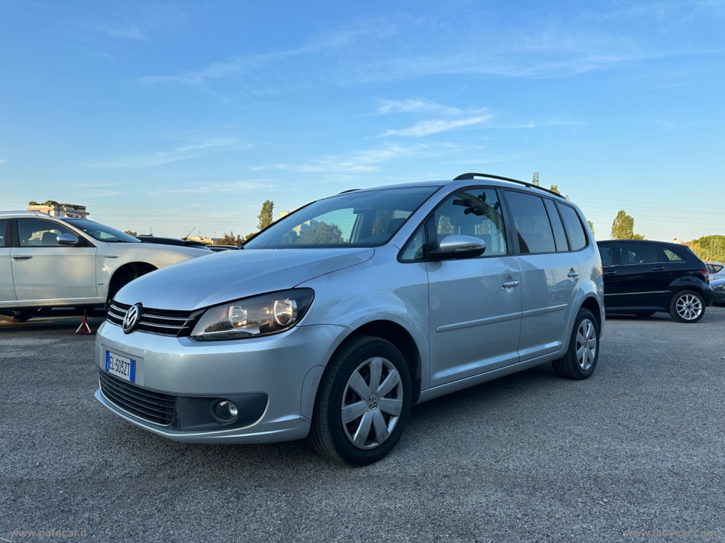 VOLKSWAGEN Touran