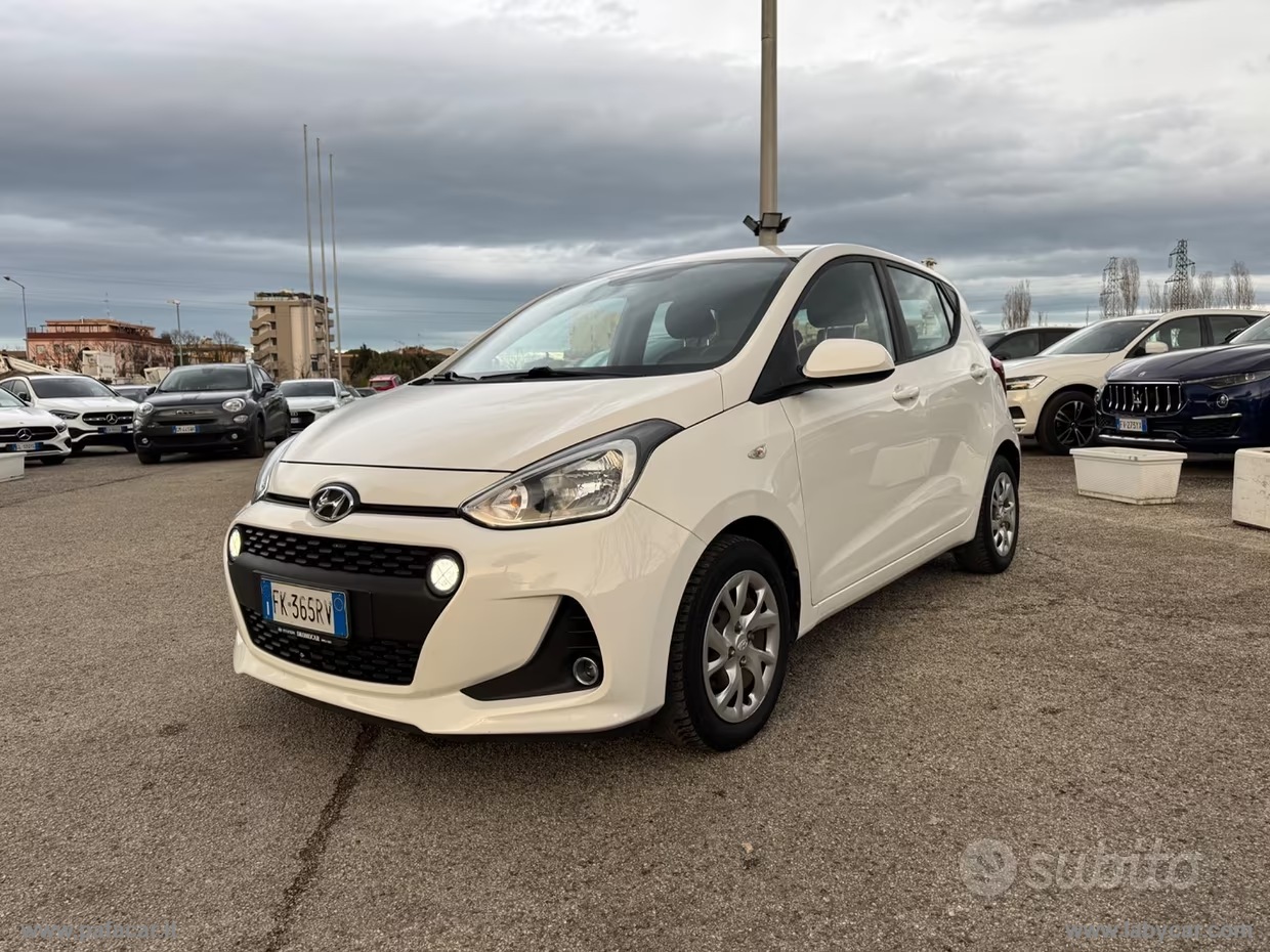 HYUNDAI i10