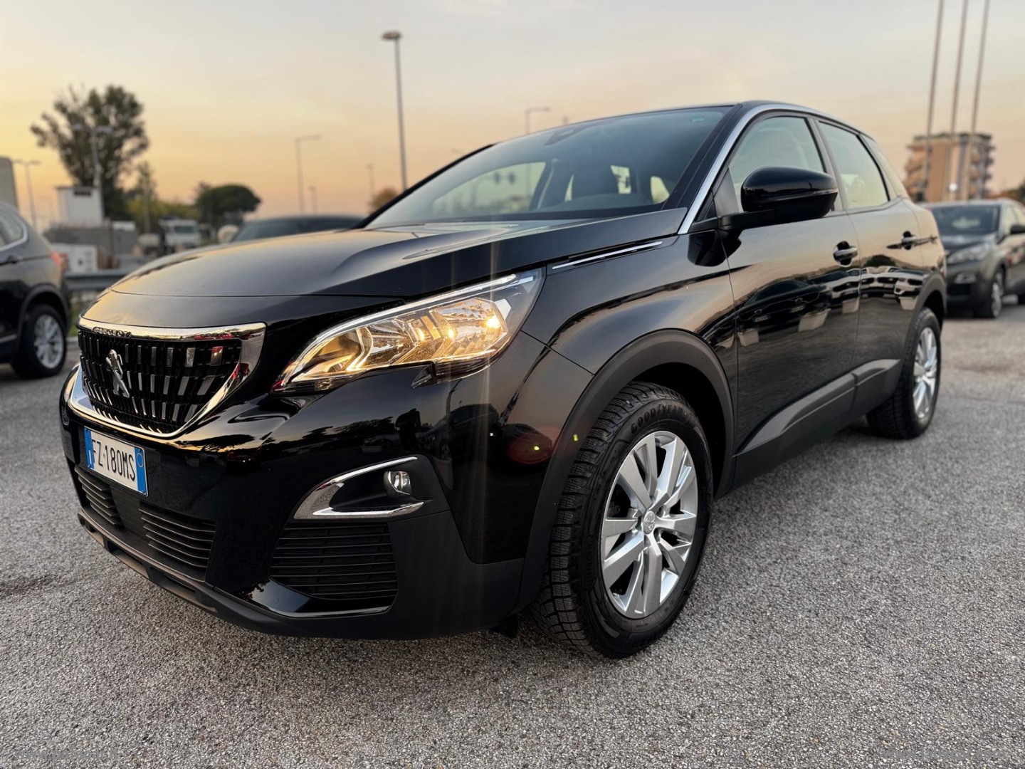 PEUGEOT 3008