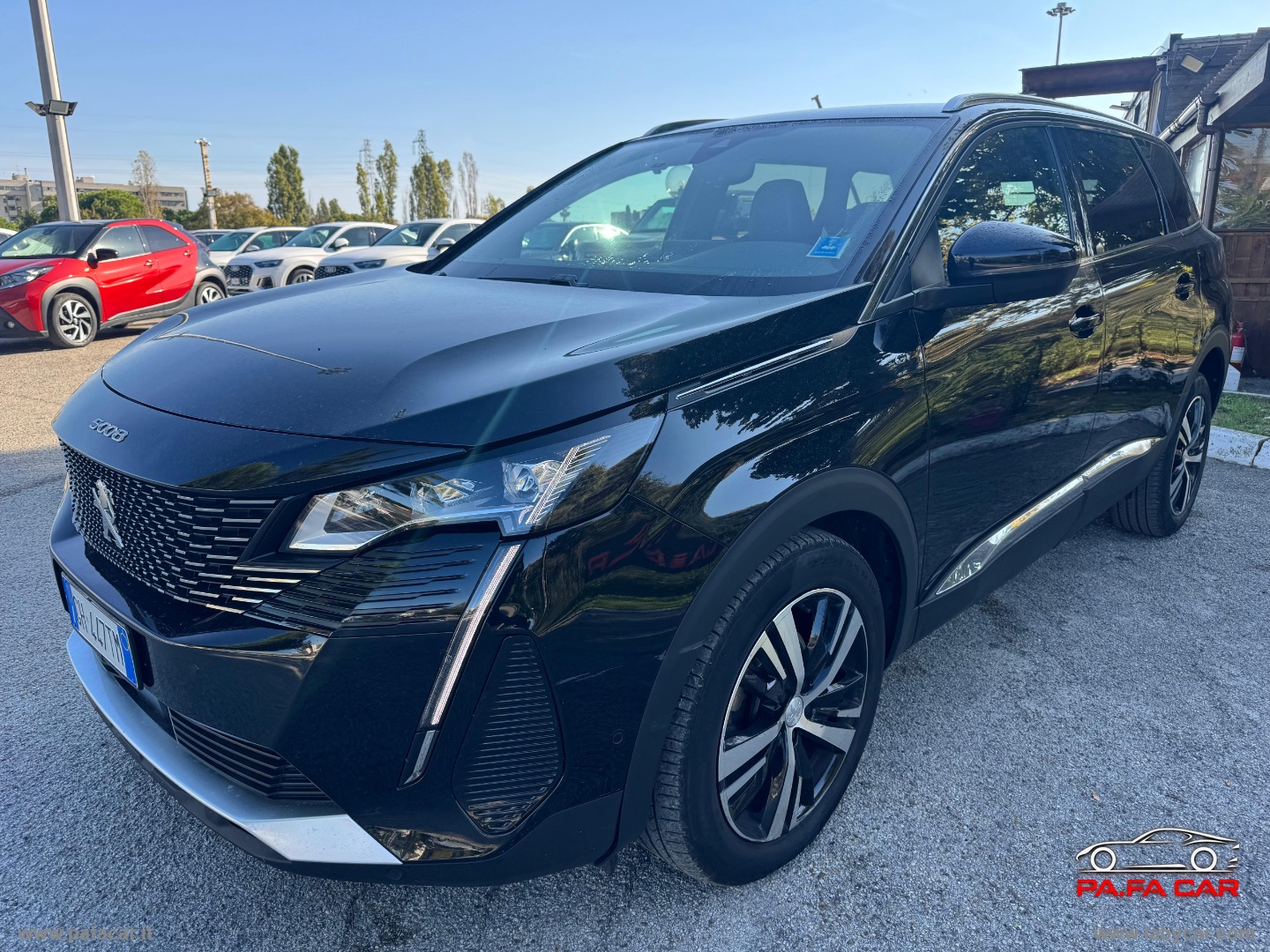 PEUGEOT 5008