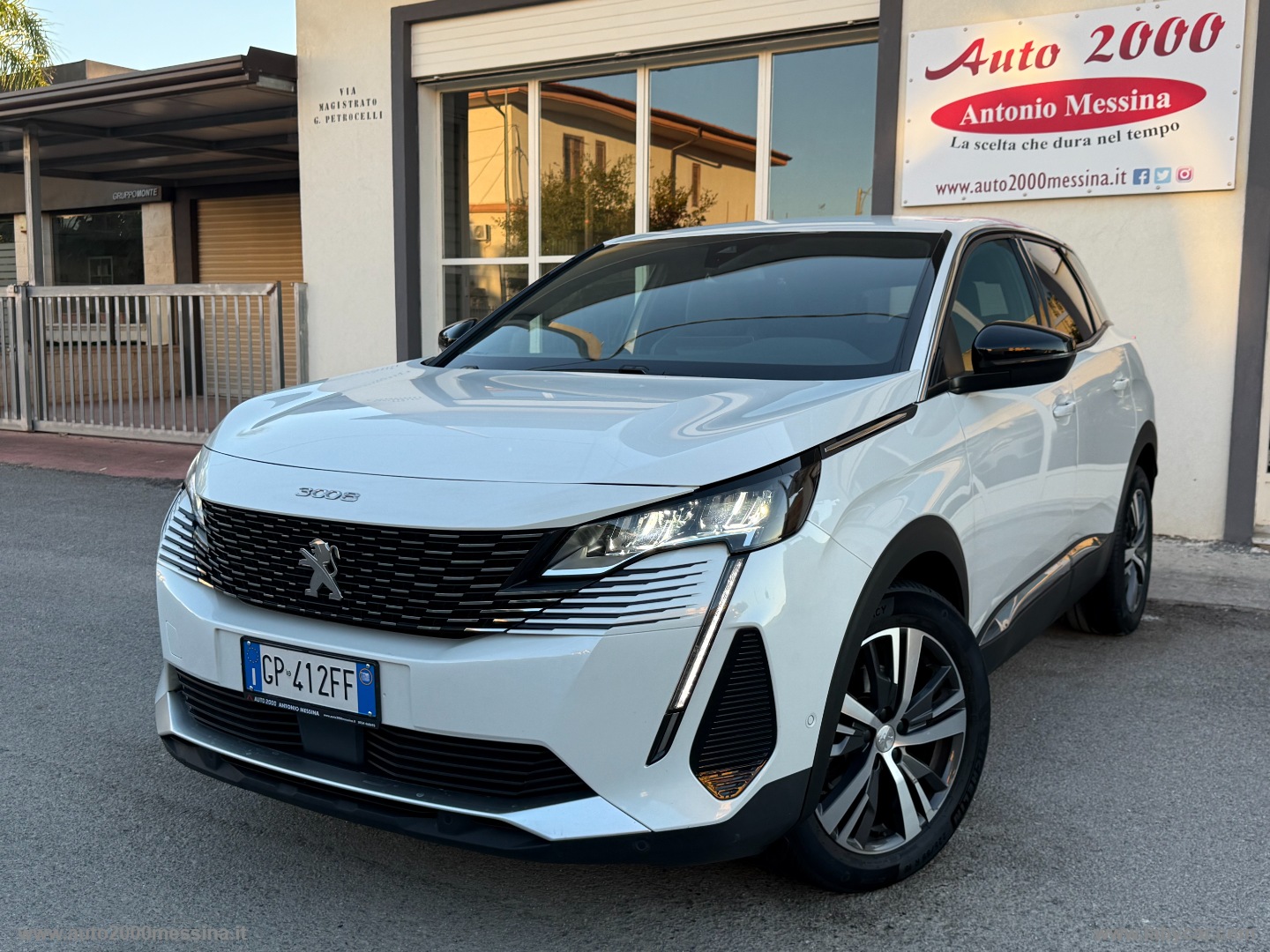 PEUGEOT 3008