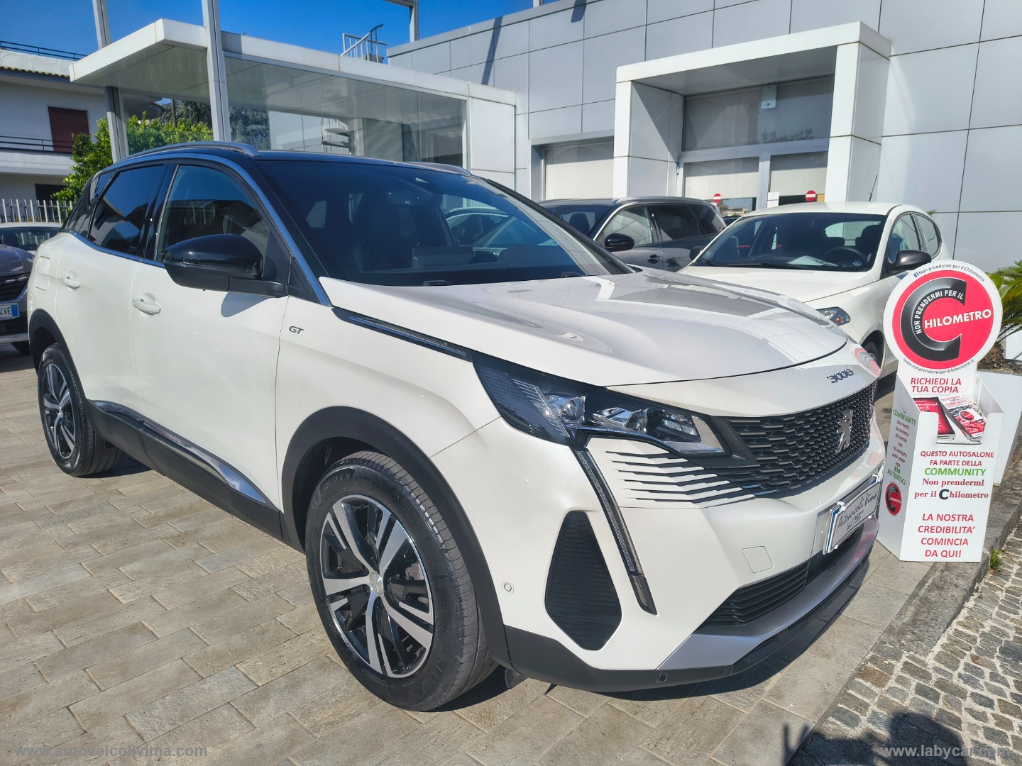 PEUGEOT 3008