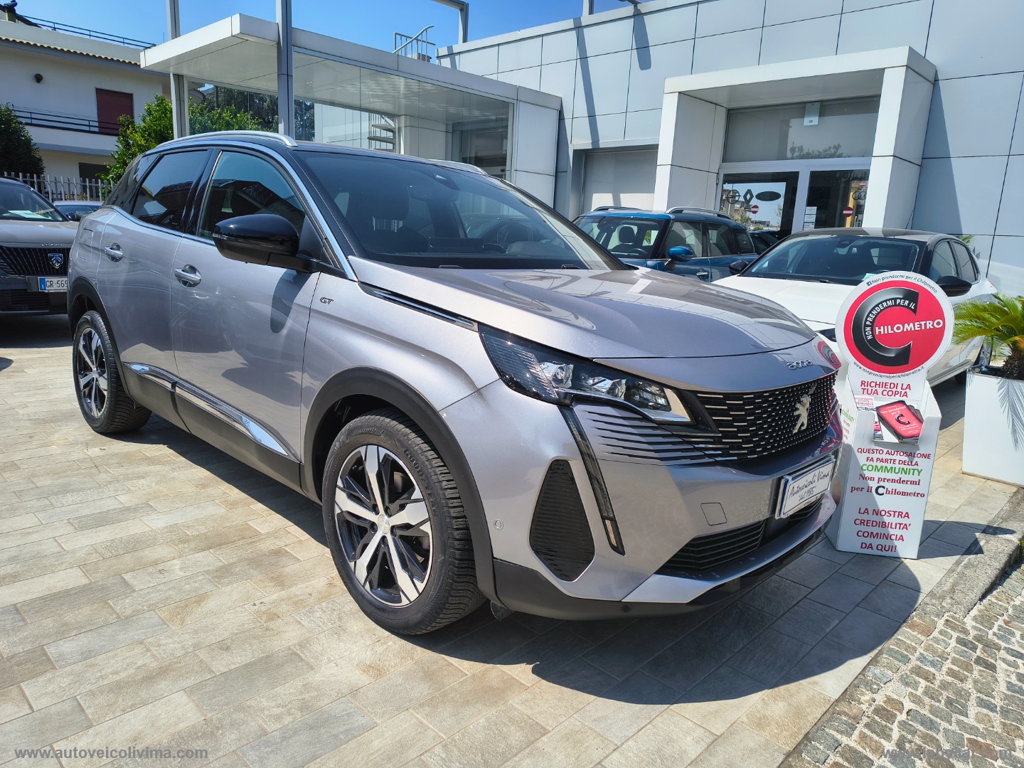 PEUGEOT 3008