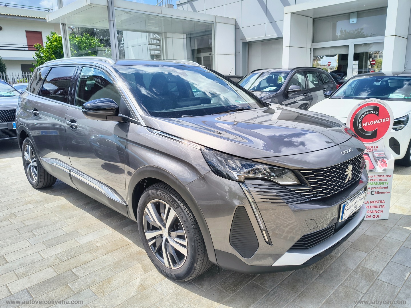 PEUGEOT 5008