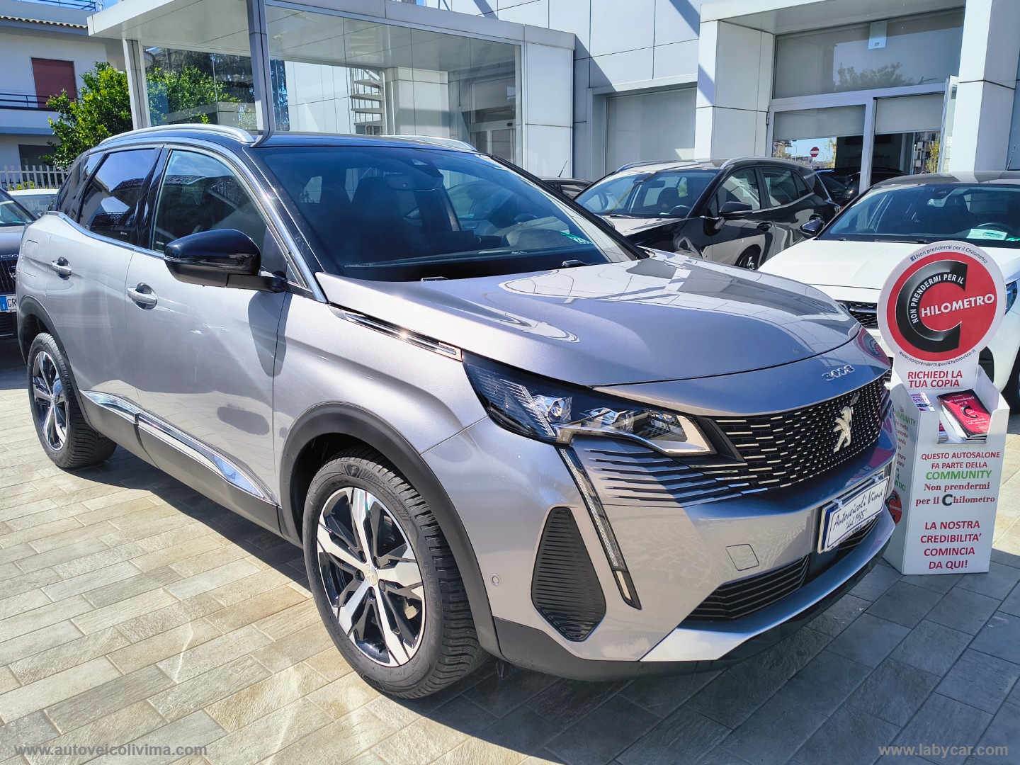 PEUGEOT 3008