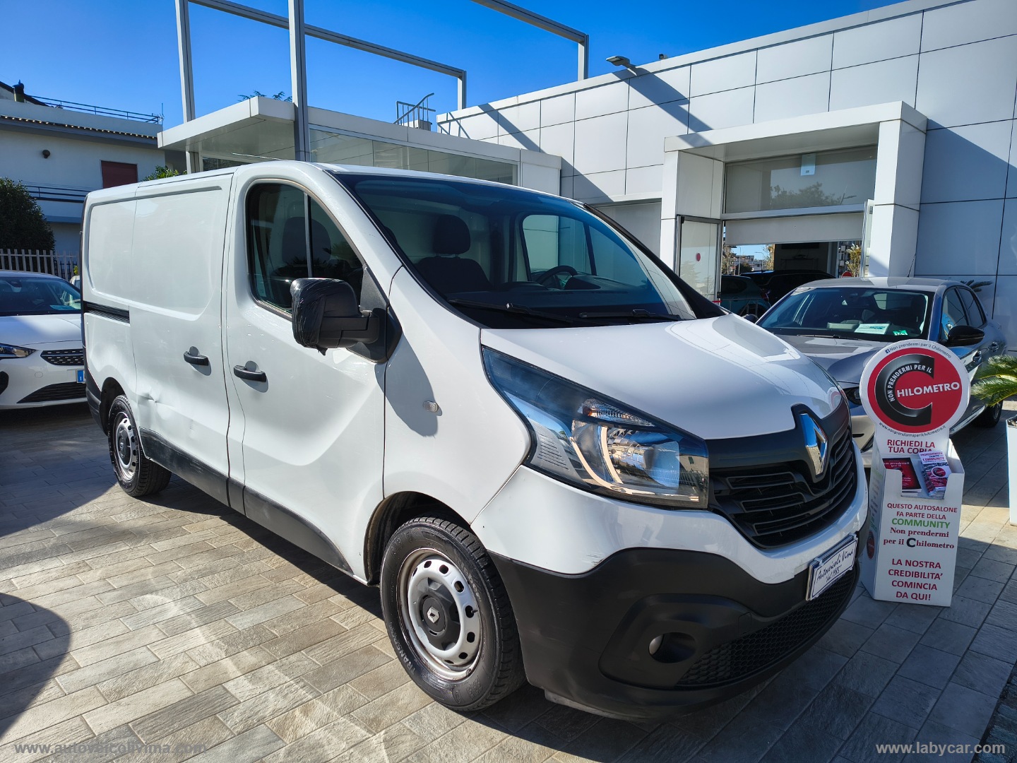RENAULT Trafic