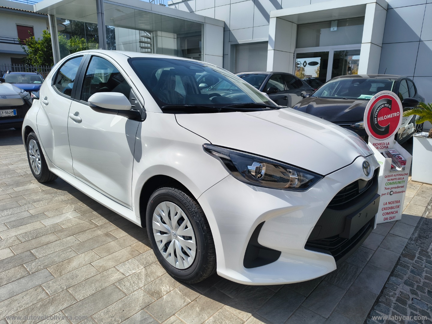 TOYOTA Yaris