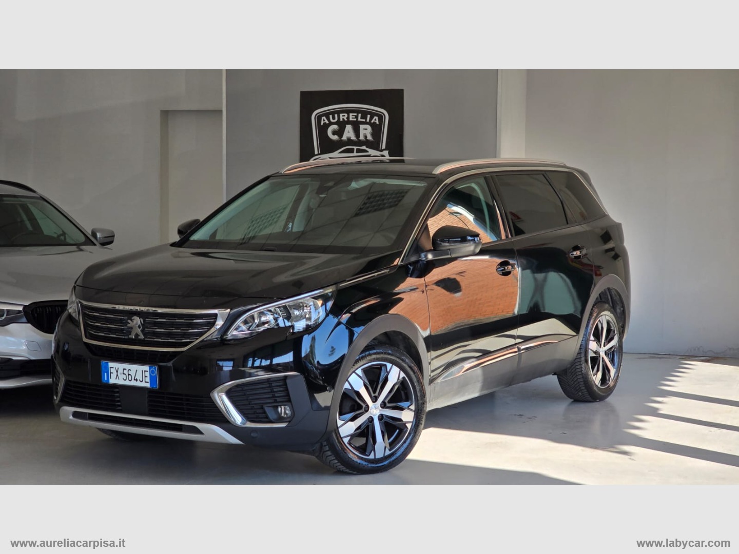 PEUGEOT 5008