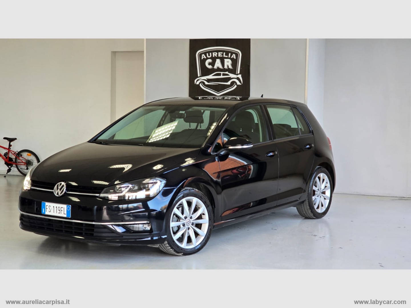 VOLKSWAGEN Golf