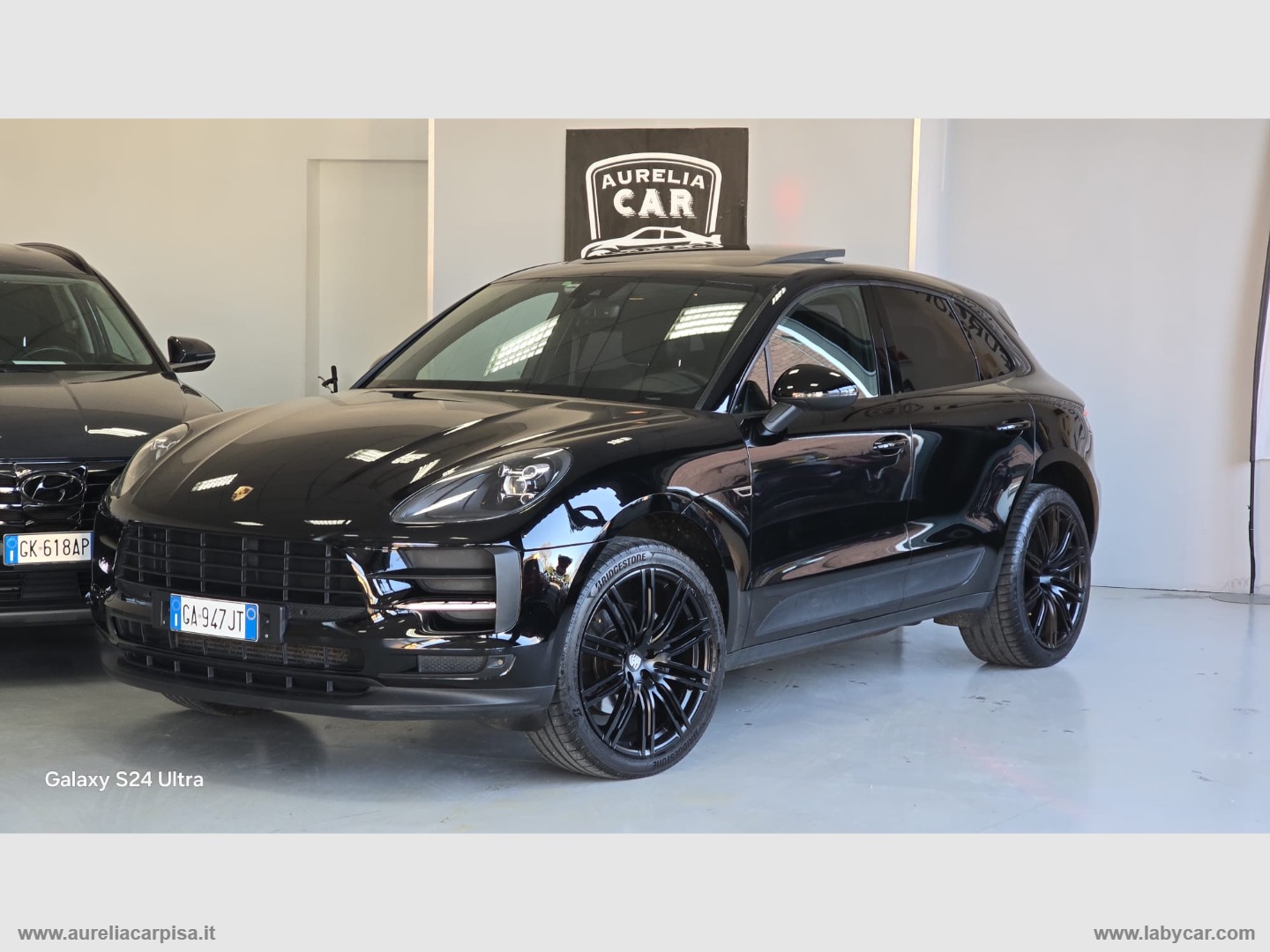 PORSCHE Macan
