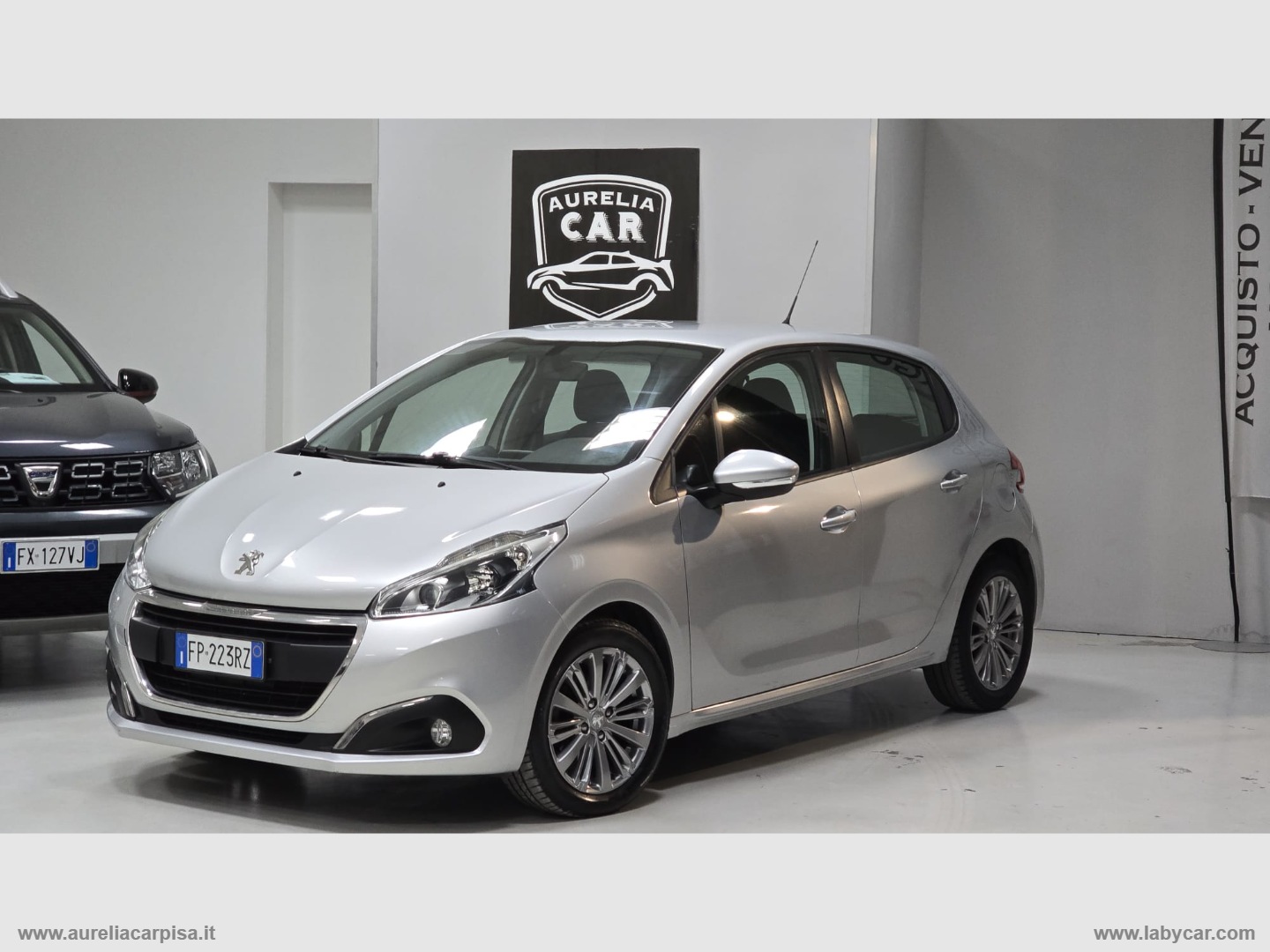 PEUGEOT 208