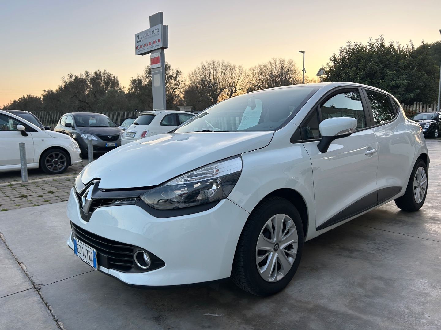 RENAULT Clio