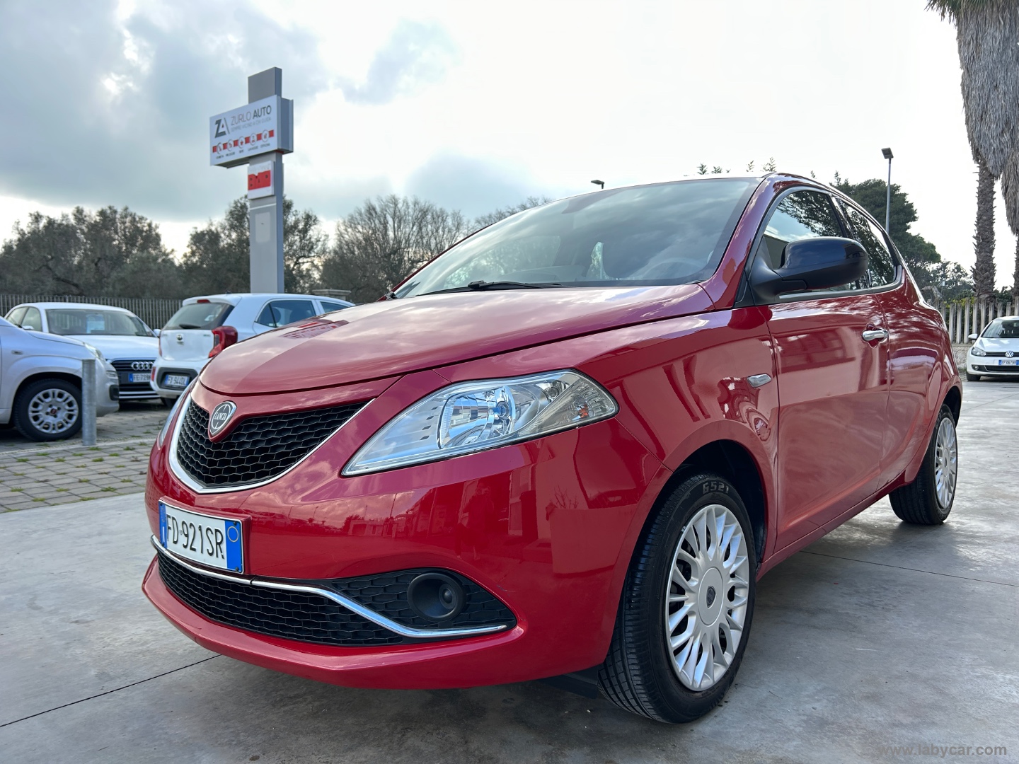 Ypsilon 1.2 69 CV 5p. Platinum                                                        