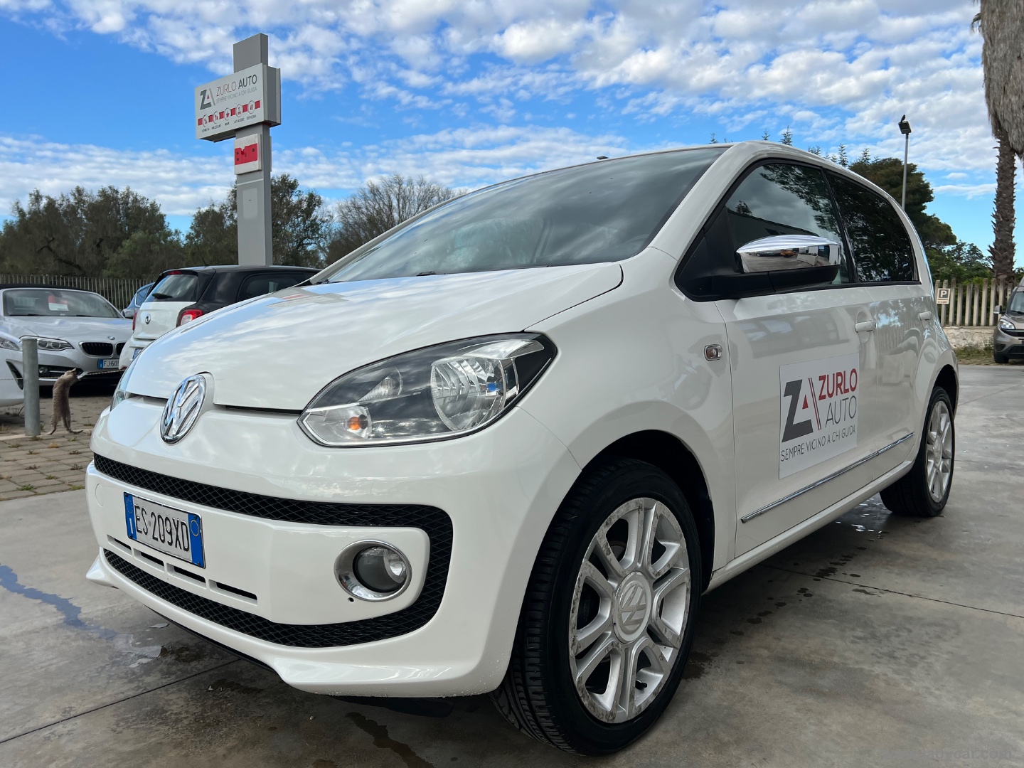VOLKSWAGEN up!