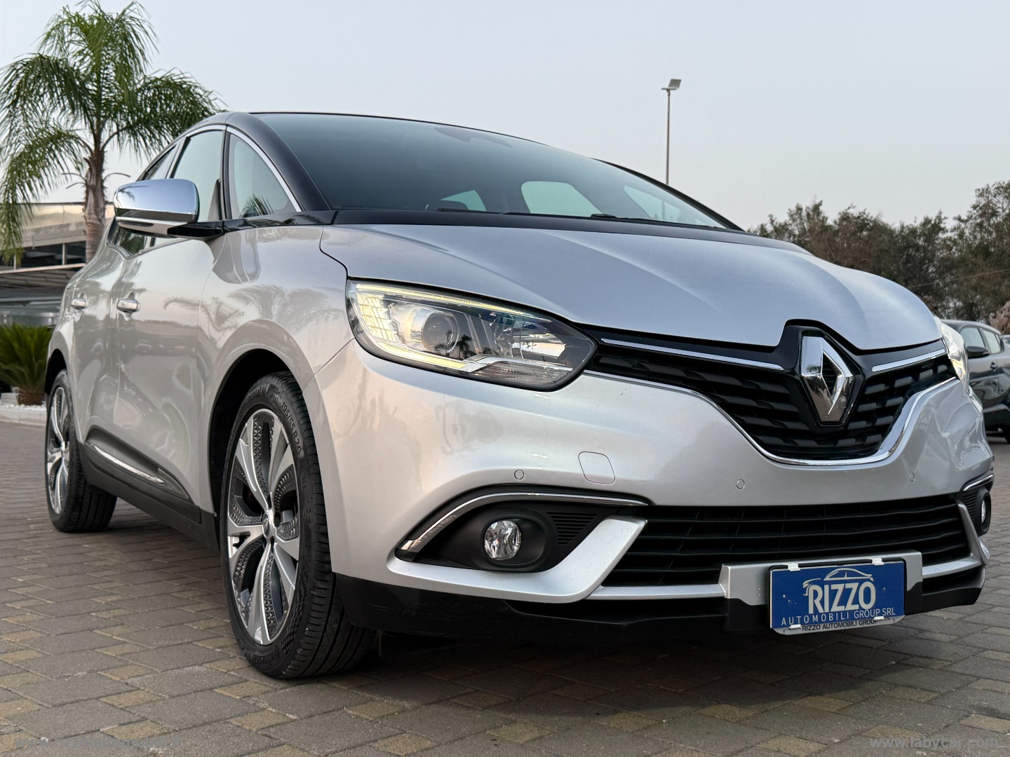 RENAULT Scénic
