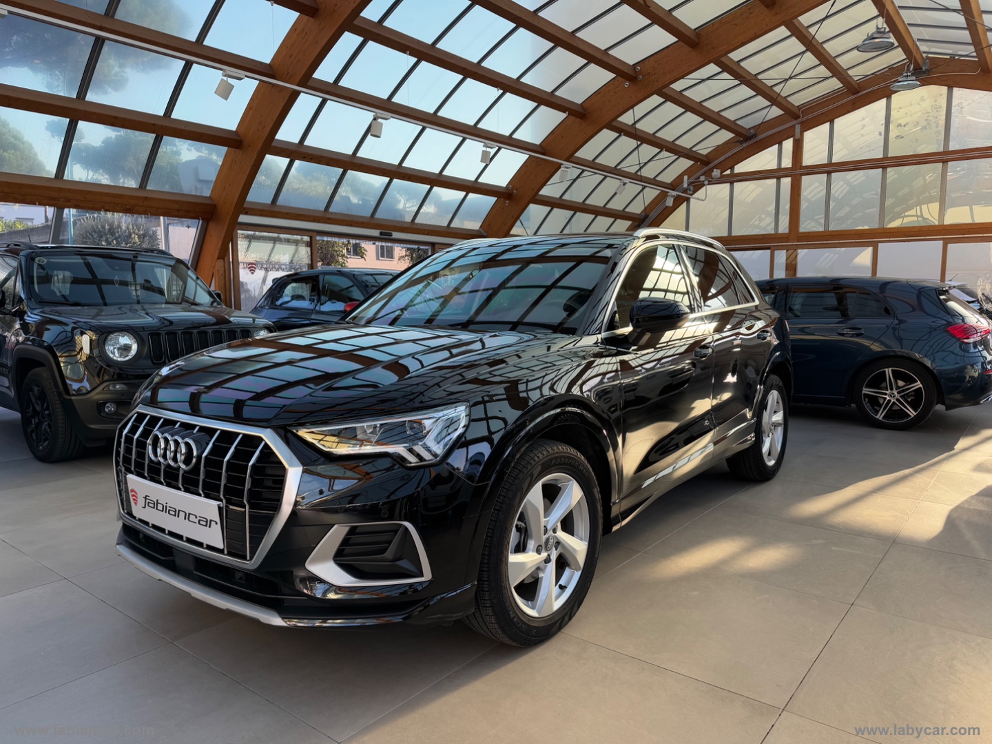 Q3 35 TDI S tronic Business                                                        