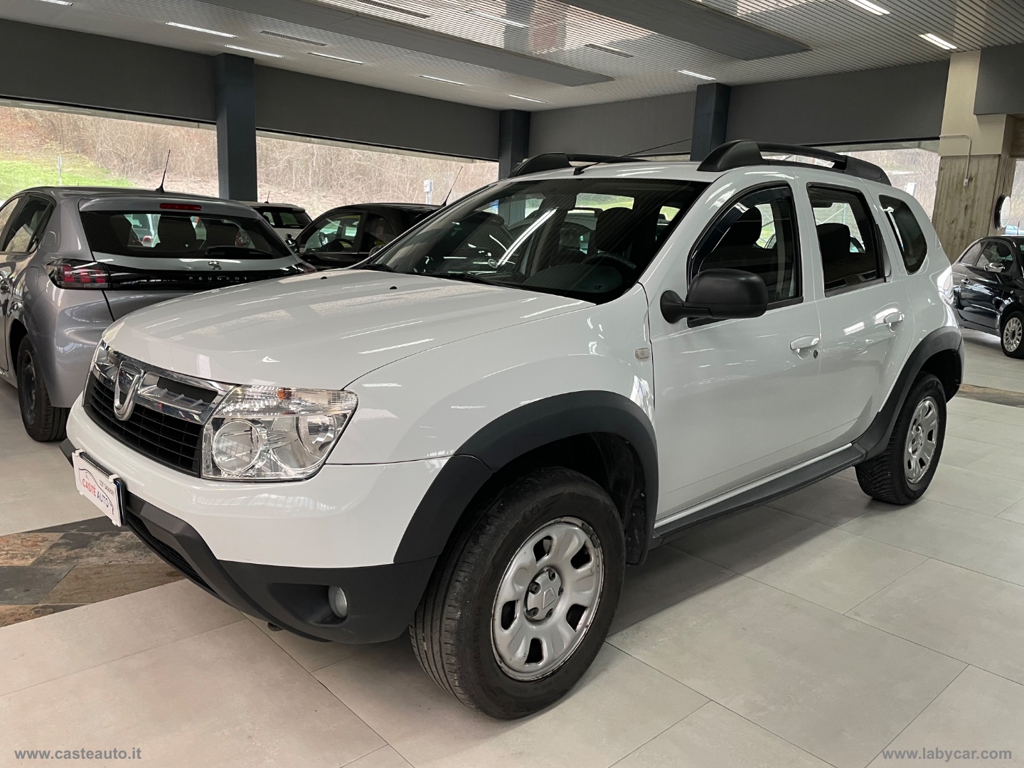 Duster 1.5 dCi 110 CV 4x2 LaurÃ©ate CON GANCIO TRAINO                                      