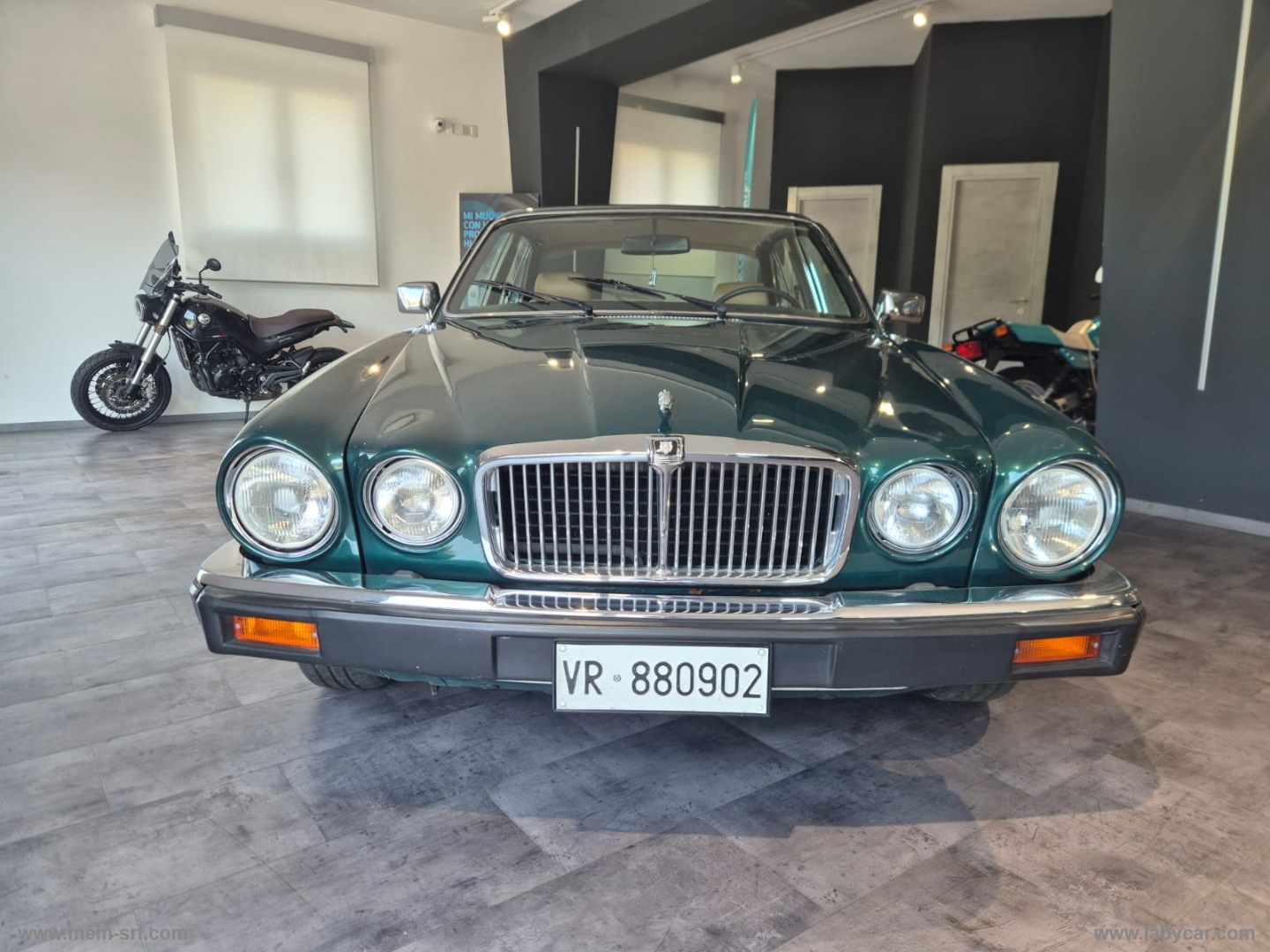 JAGUAR XJ
