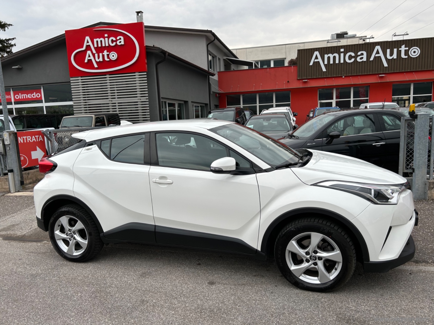 TOYOTA C-HR