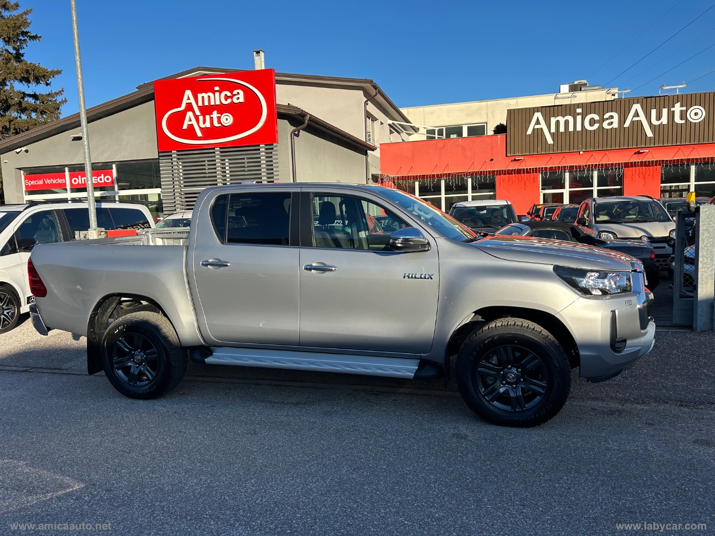 TOYOTA Hilux