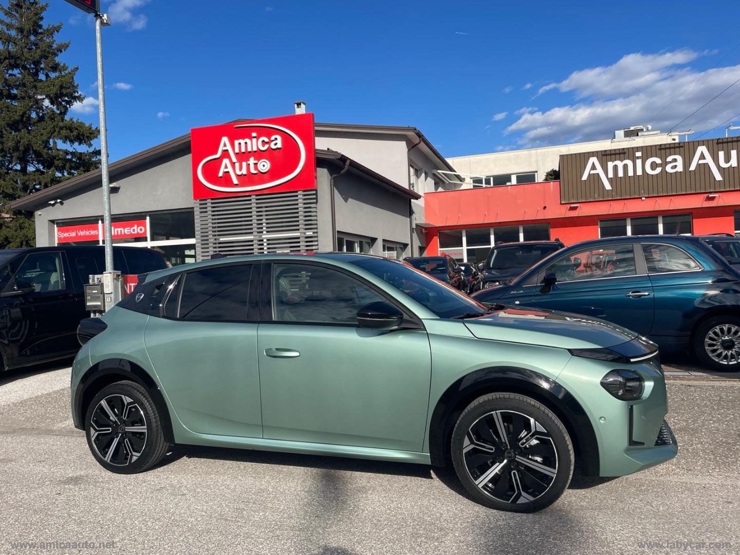 Ypsilon Hybrid e-DCT LX                                                        