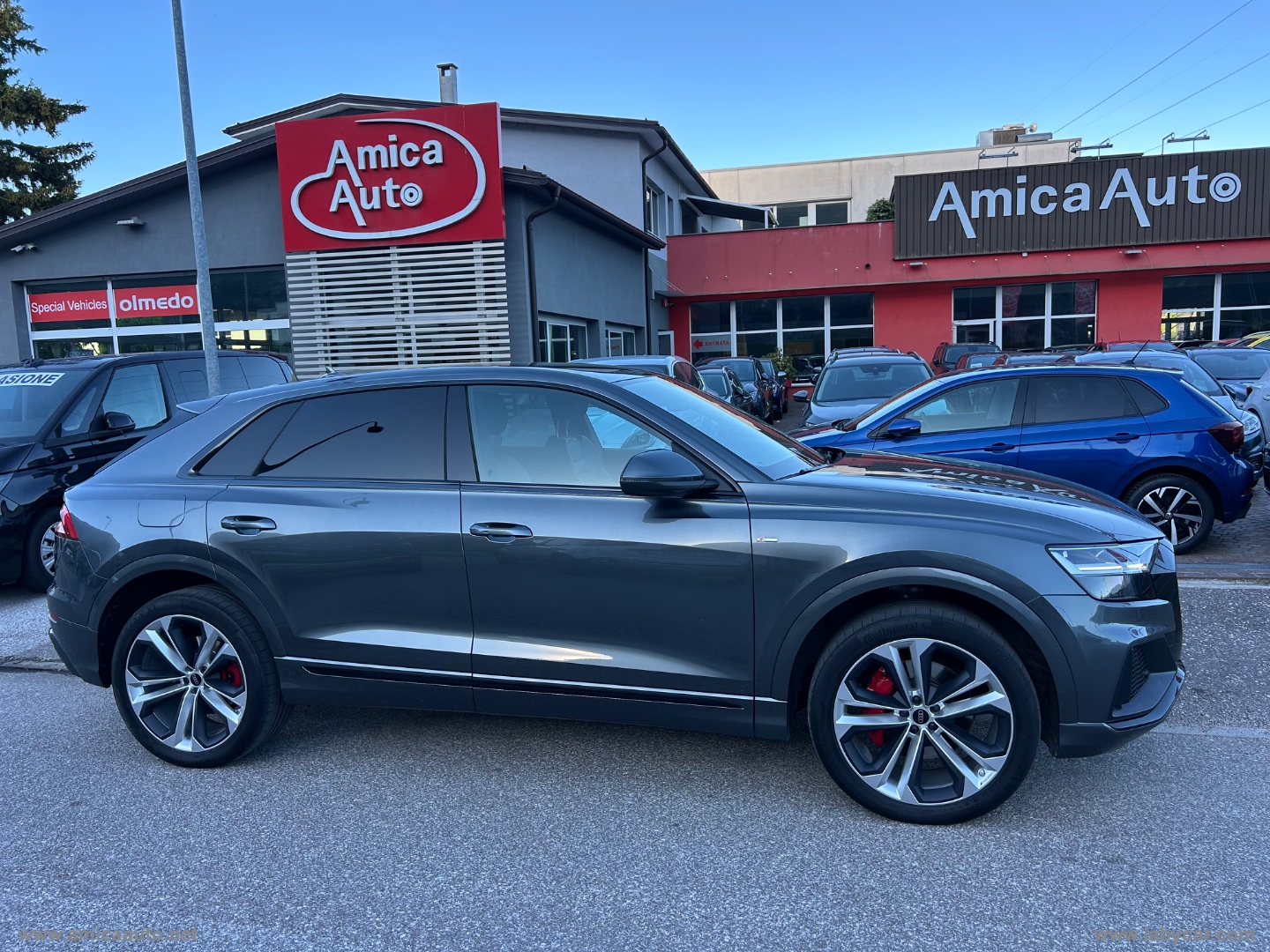 AUDI Q8