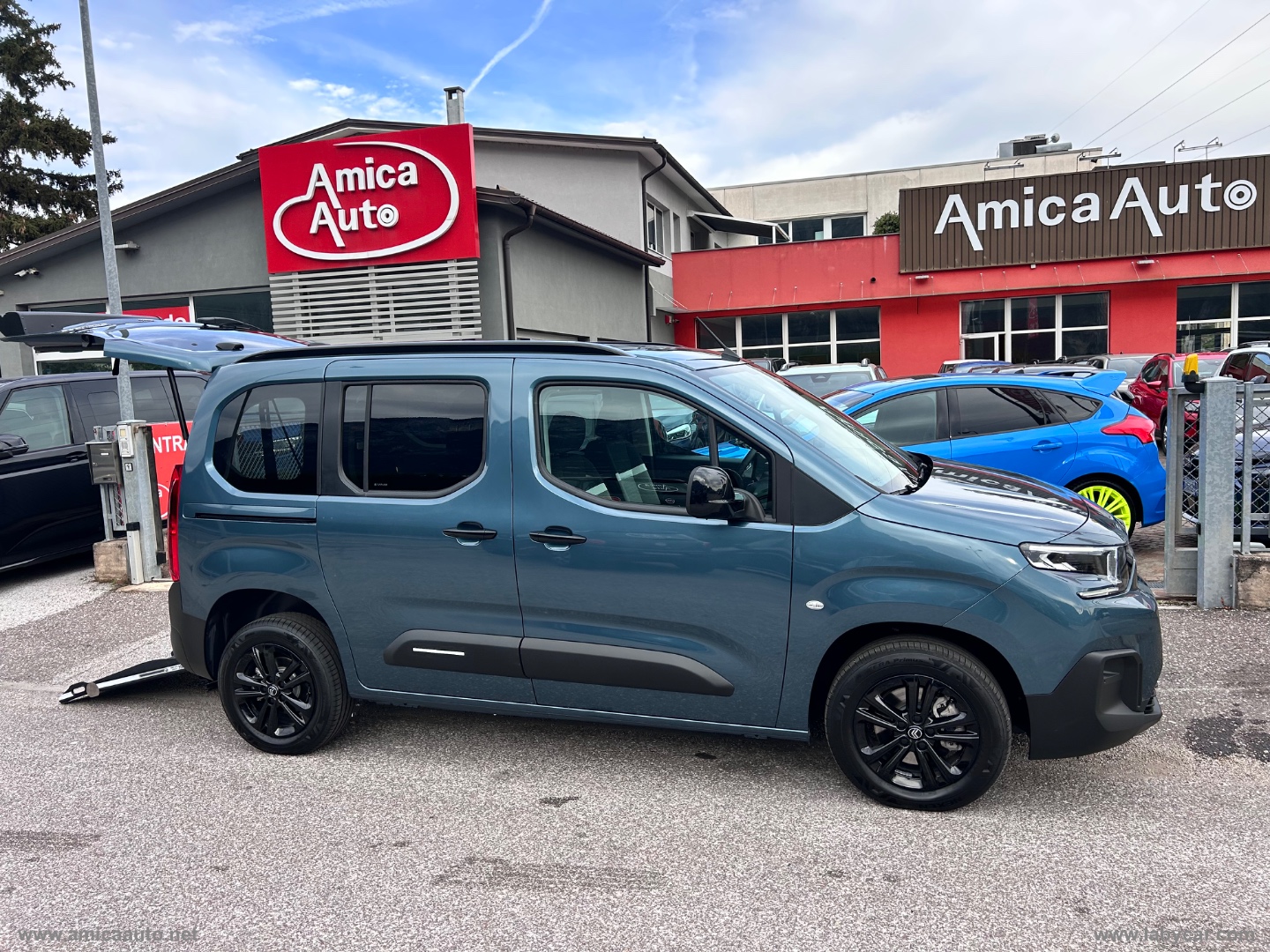 CITROEN Berlingo BlueHDi 100 S&S M Plus - ALL. OLMEDO PIANALE RIBASSATO CON RAMPA ACCESSO CARROZZINA         