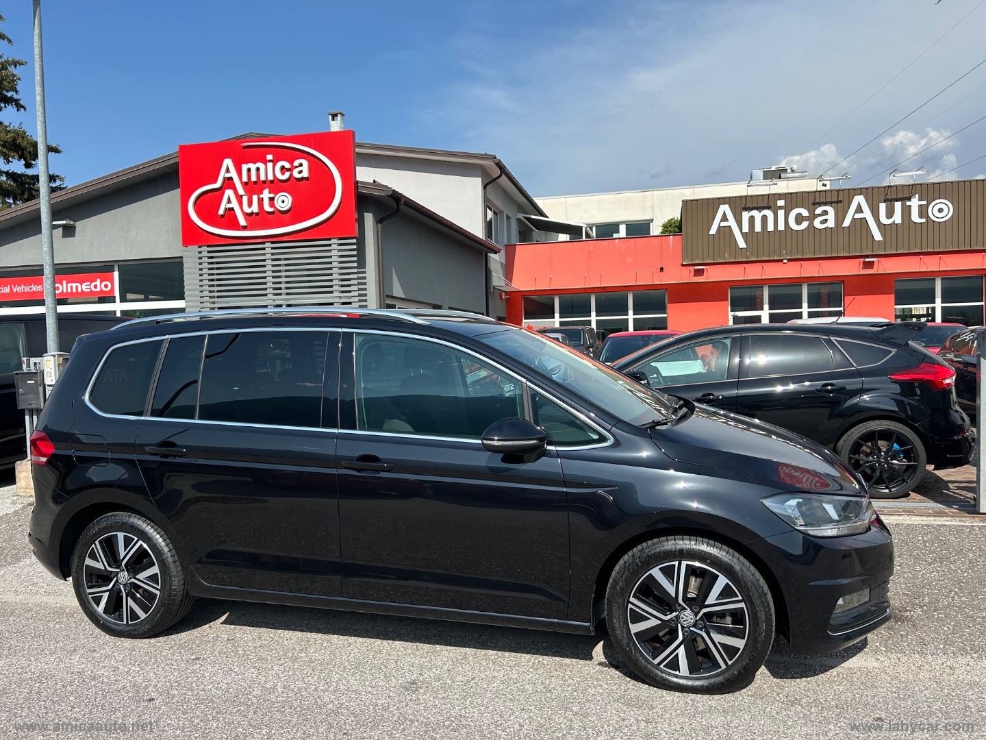VOLKSWAGEN Touran