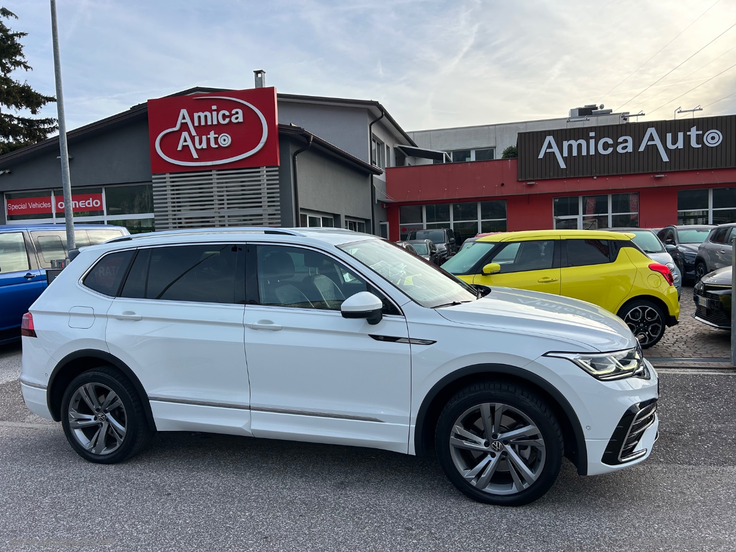 VOLKSWAGEN Tiguan Allspace 2.0 TDI 200cv DSG 4motion R-Line                                                        