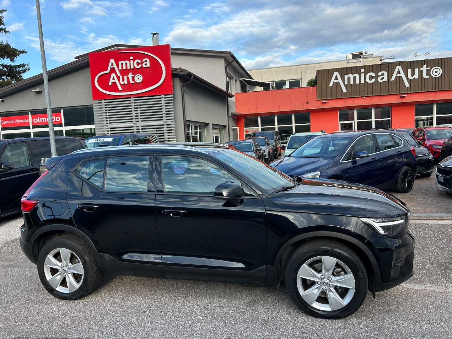 VOLVO XC40