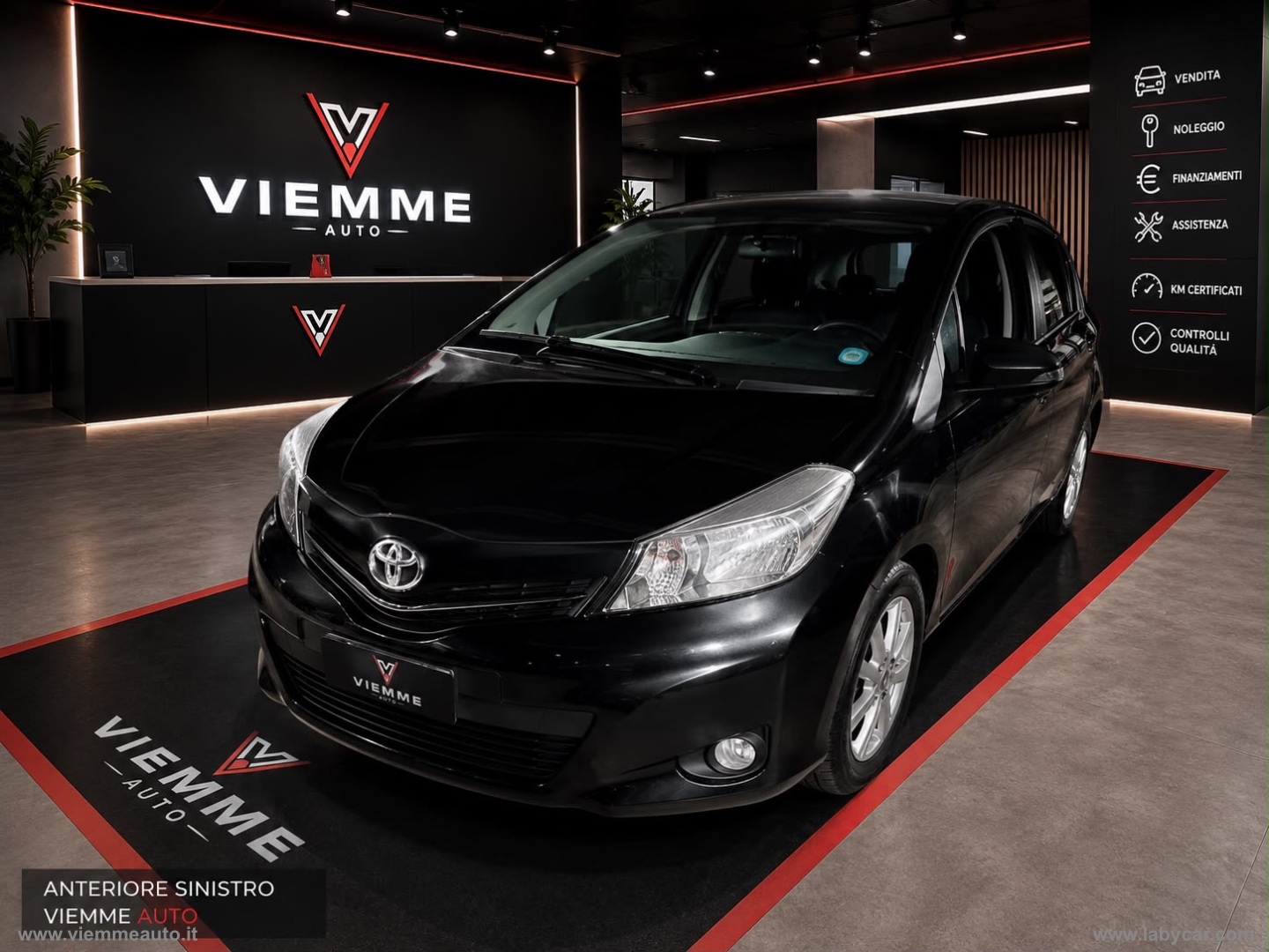 TOYOTA Yaris