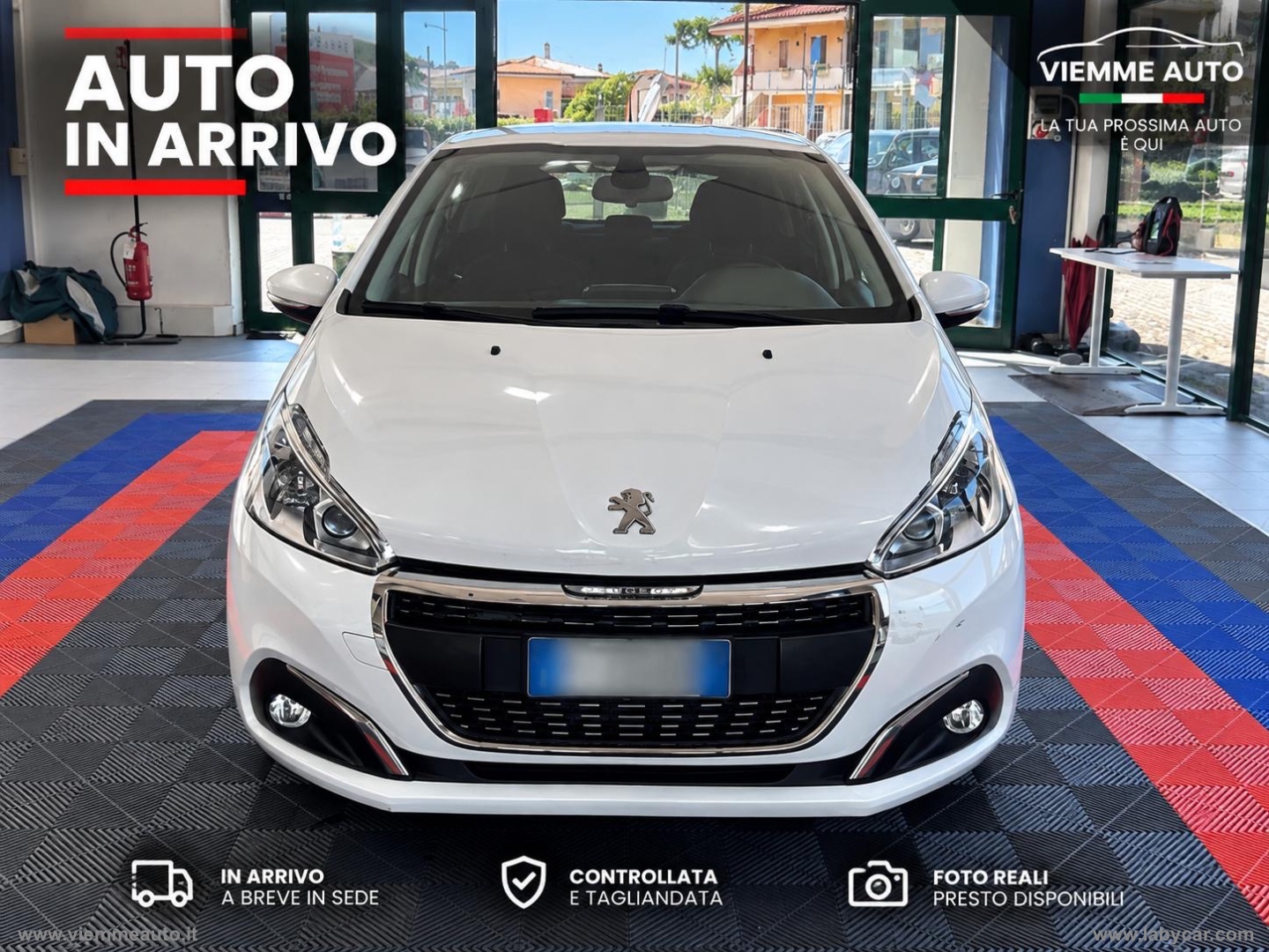 PEUGEOT 208