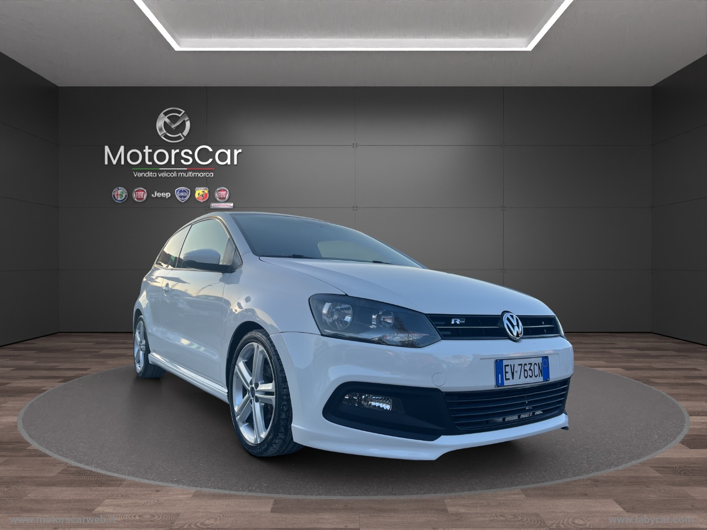 VOLKSWAGEN Polo