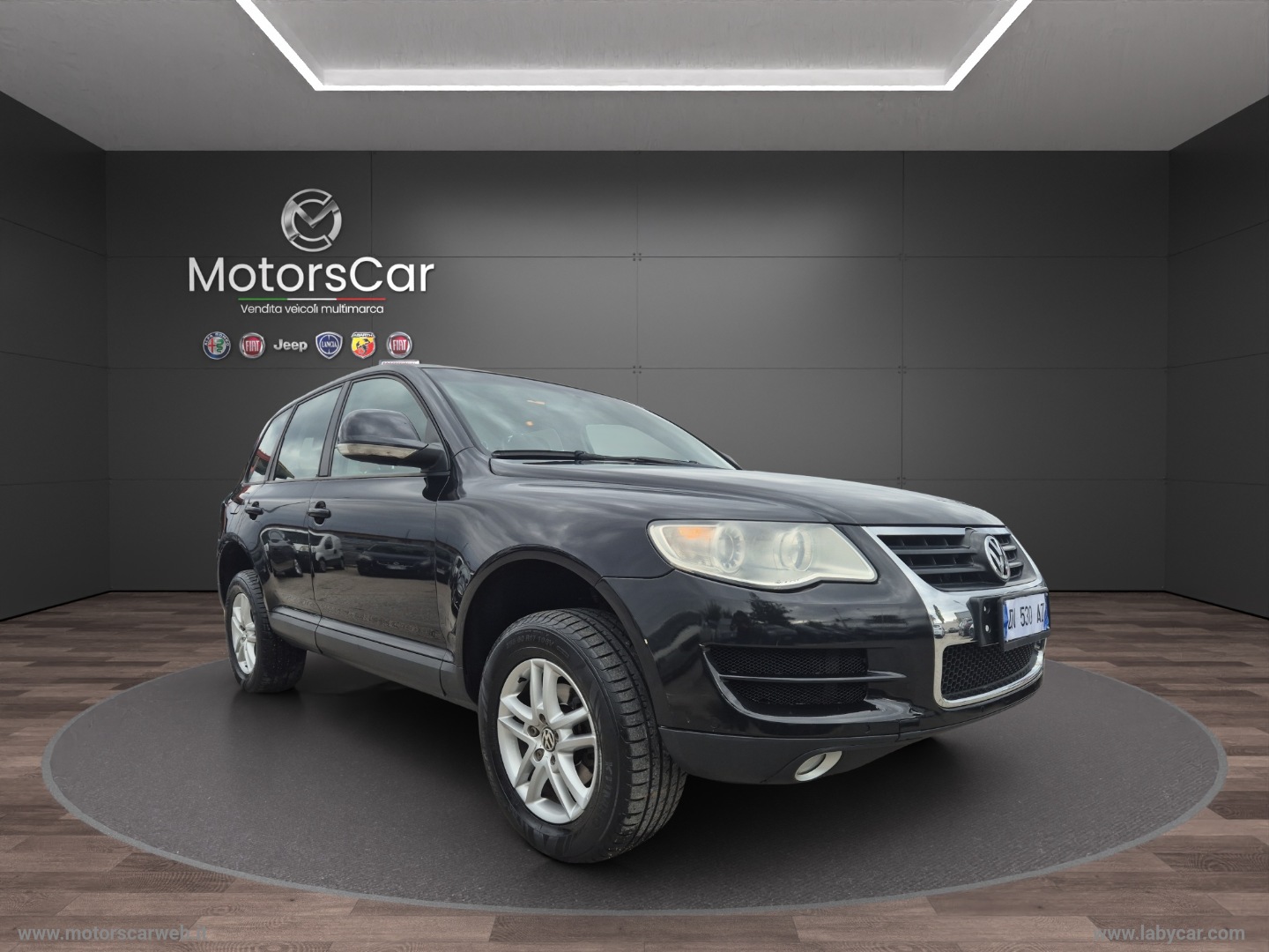 VOLKSWAGEN Touareg