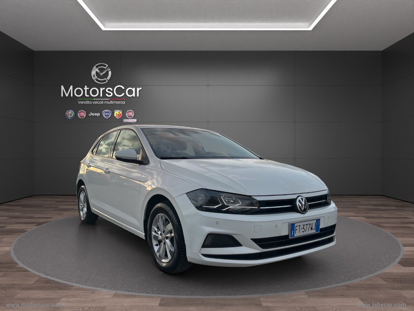 VOLKSWAGEN Polo