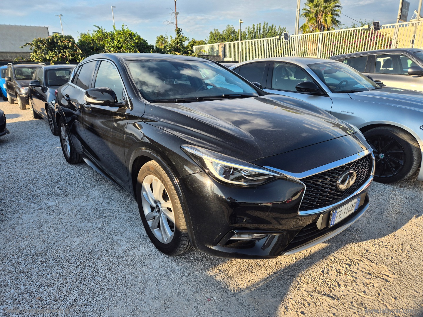 INFINITI Q30