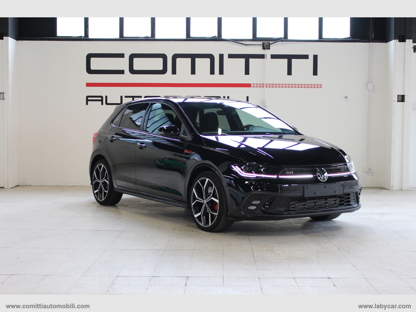 VOLKSWAGEN Polo