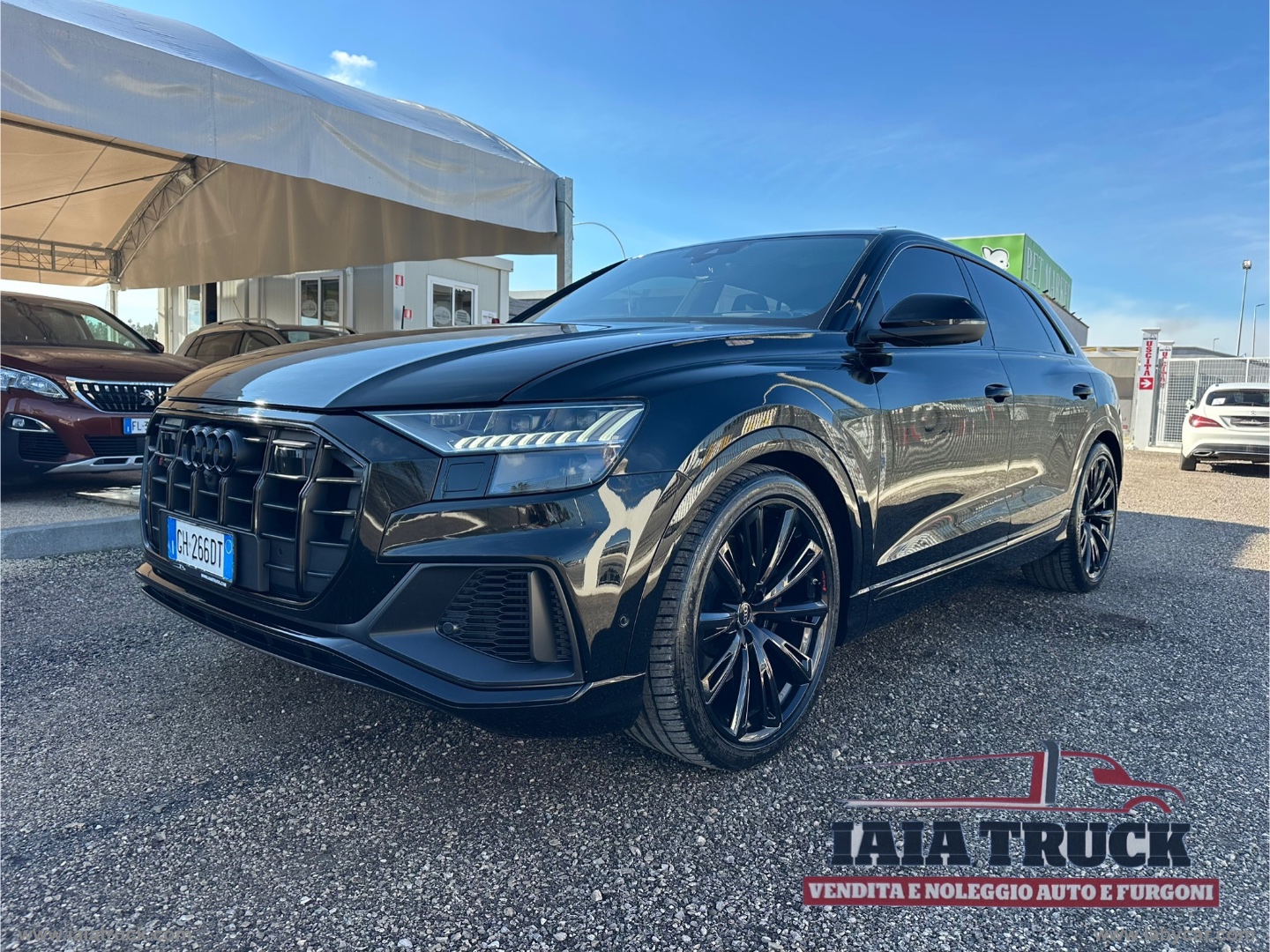 AUDI Q8 