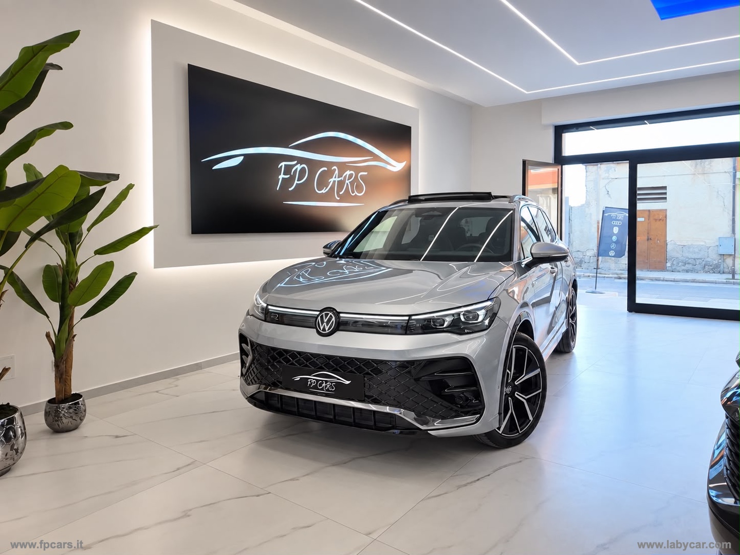 VOLKSWAGEN Tiguan