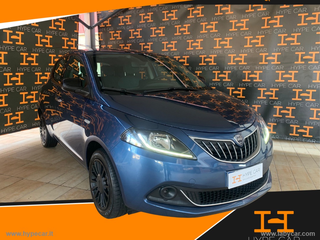 Ypsilon 1.0 FireFly 5p.S&S Hybrid Silver                                                        