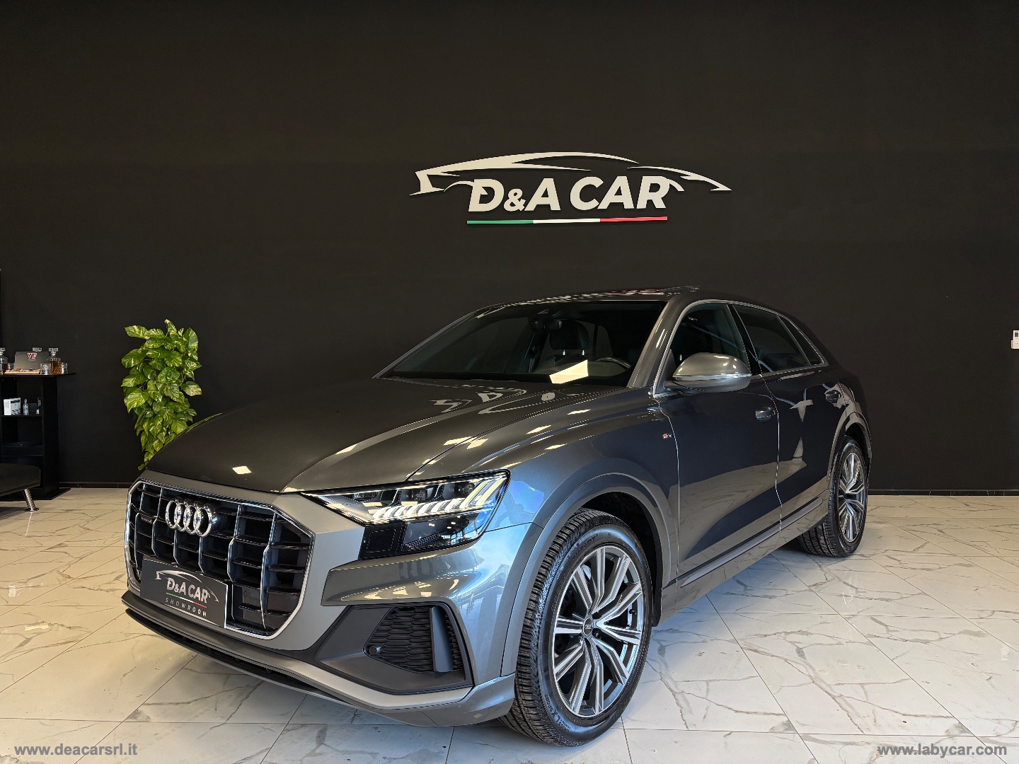 AUDI Q8