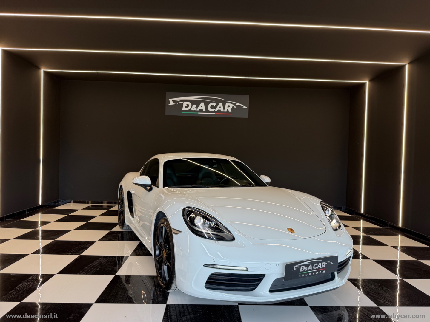 PORSCHE 718