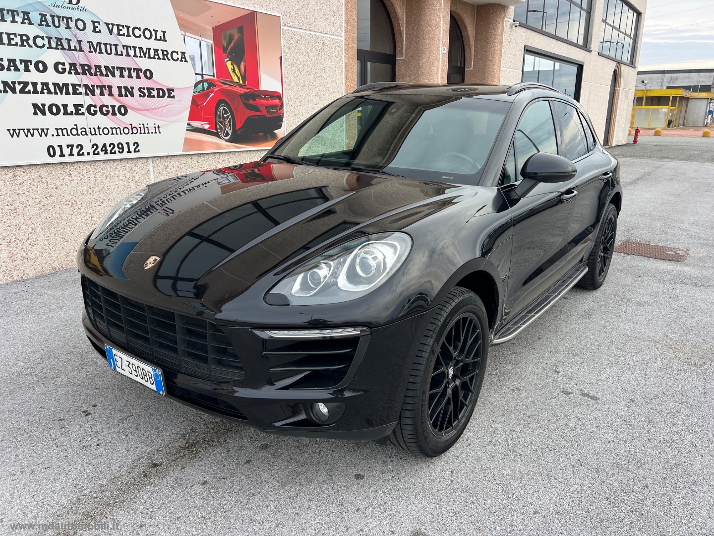 PORSCHE Macan