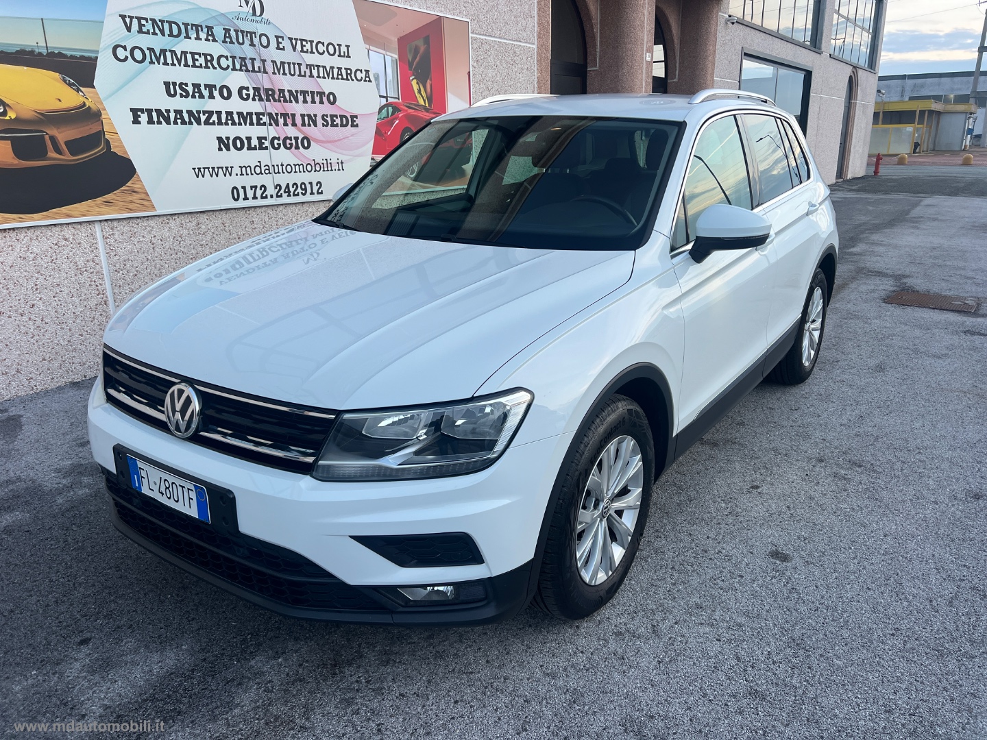 VOLKSWAGEN Tiguan